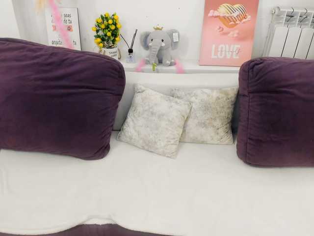 Serennaax live cam on BongaCams