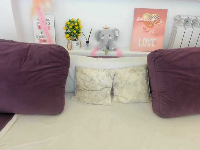 Serennaax live cam on BongaCams