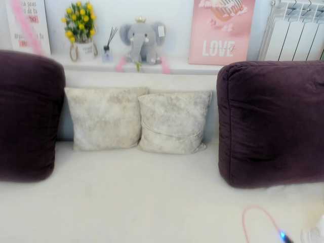 Serennaax live cam on BongaCams