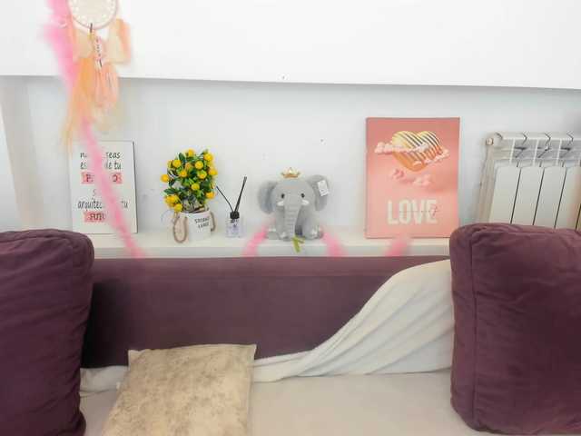 Serennaax live cam on BongaCams