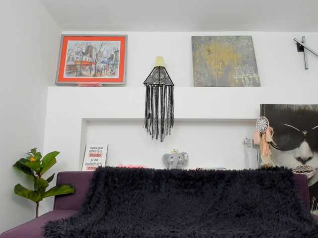 Serennaax live cam on BongaCams