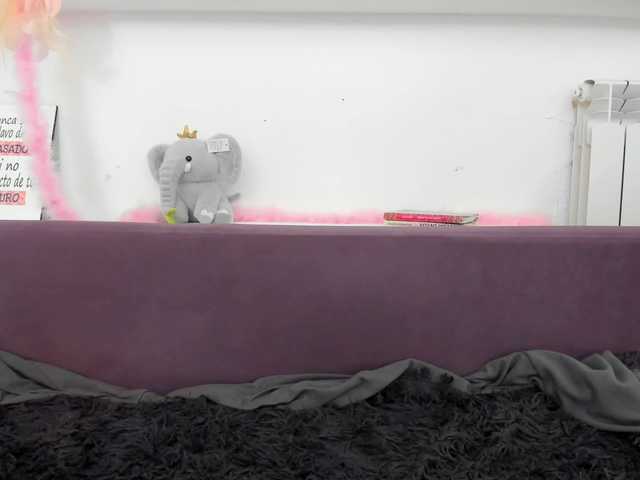 Serennaax live cam on BongaCams