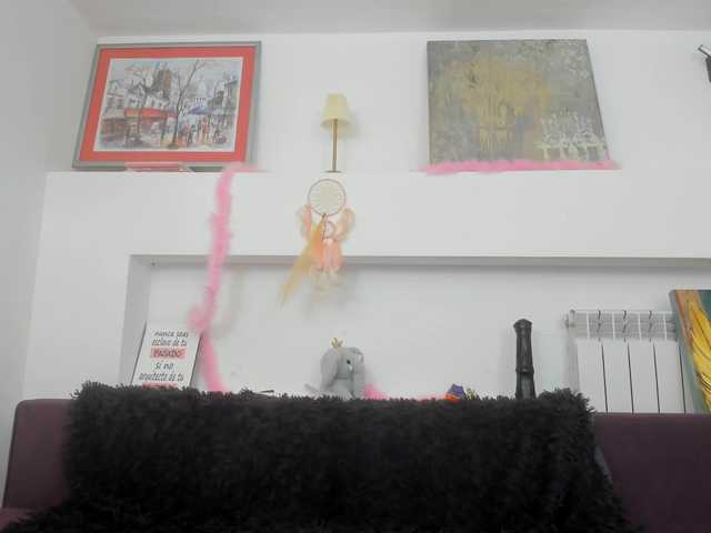 Serennaax live cam on BongaCams