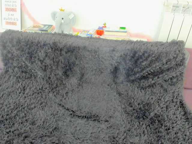 Serennaax live cam on BongaCams