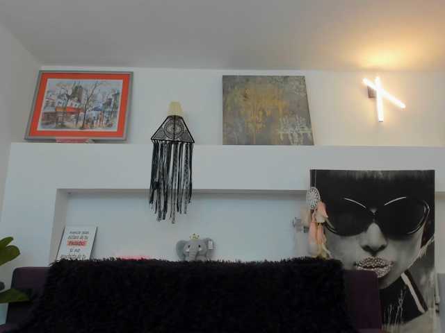 Serennaax live cam on BongaCams