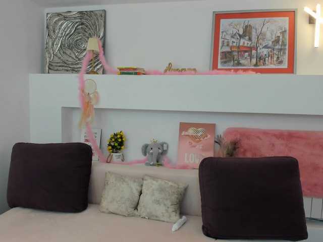 Serennaax live cam on BongaCams