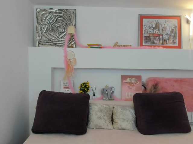 Serennaax live cam on BongaCams