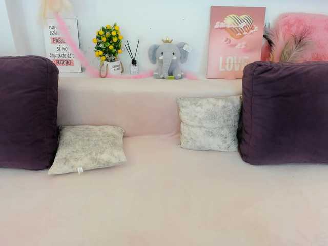 Serennaax live cam on BongaCams