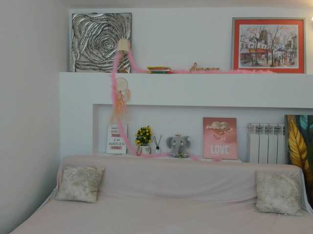 Serennaax live cam on BongaCams