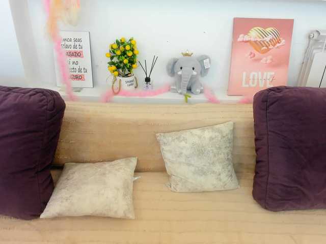 Serennaax live cam on BongaCams