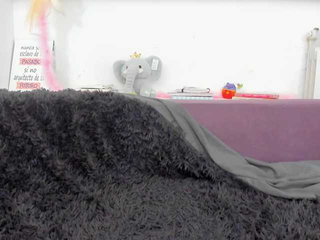Serennaax live cam on BongaCams