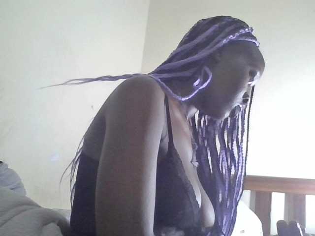 prettyglowing live cam on BongaCams