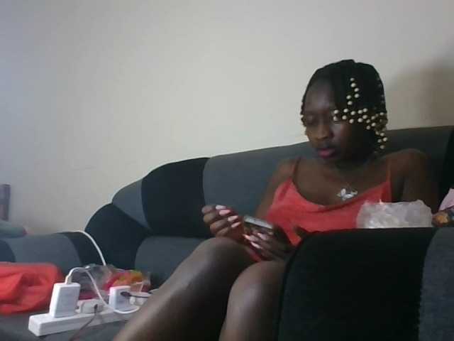 prettyglowing live cam on BongaCams