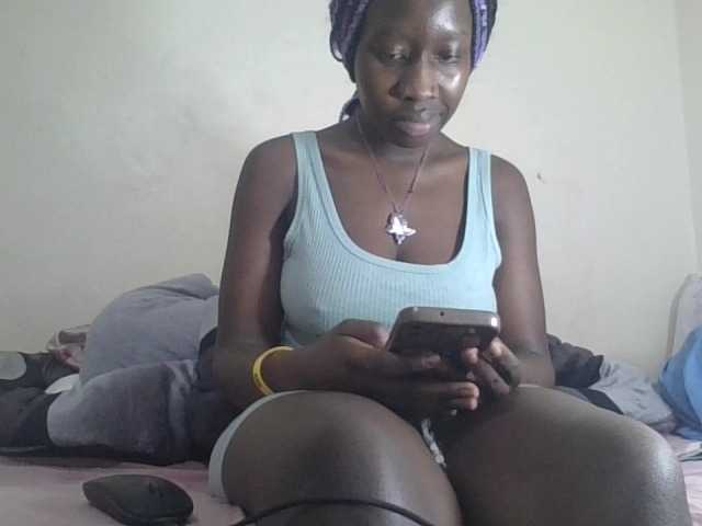 prettyglowing live cam on BongaCams