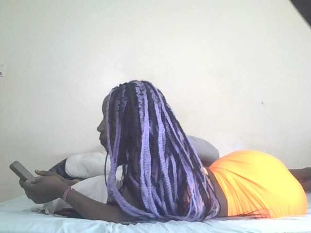 prettyglowing live cam on BongaCams