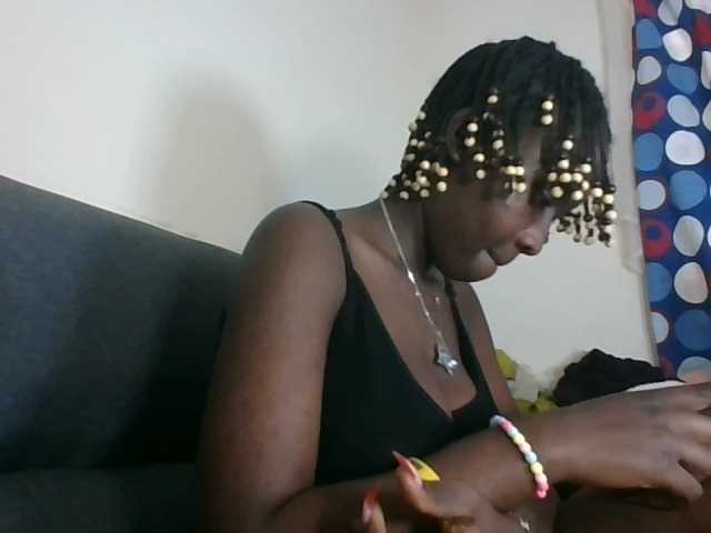 prettyglowing live cam on BongaCams