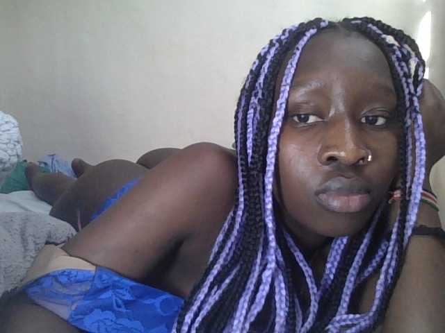 prettyglowing live cam on BongaCams