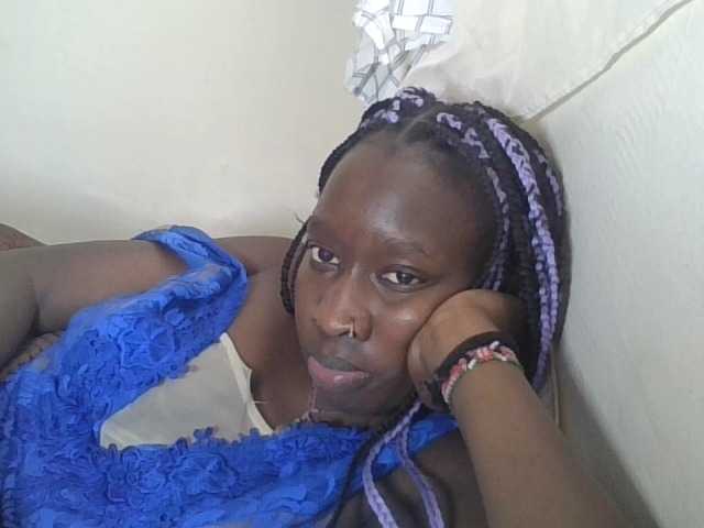 prettyglowing live cam on BongaCams