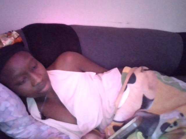 prettyglowing live cam on BongaCams