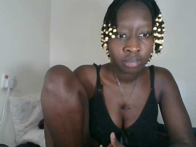 prettyglowing live cam on BongaCams
