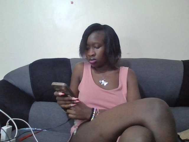 prettyglowing live cam on BongaCams