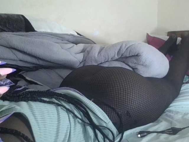 prettyglowing live cam on BongaCams