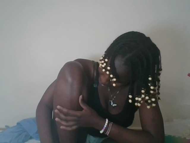 prettyglowing live cam on BongaCams
