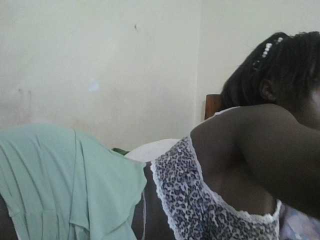 prettyglowing live cam on BongaCams