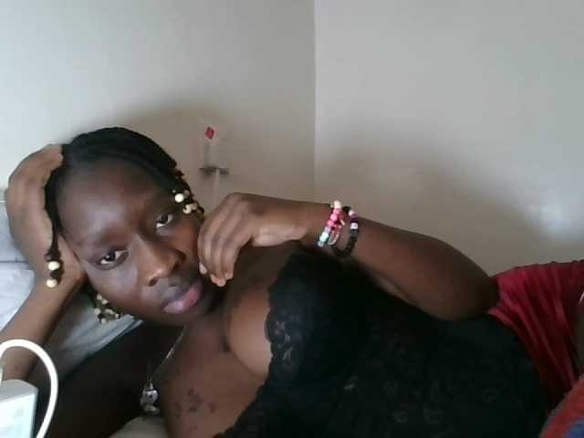prettyglowing live cam on BongaCams