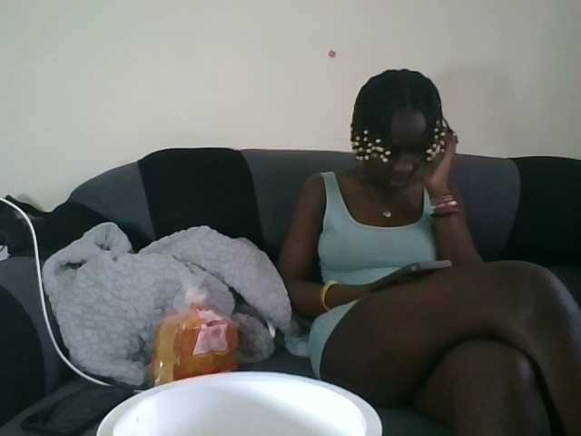 prettyglowing live cam on BongaCams