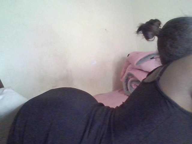 prettyglowing live cam on BongaCams