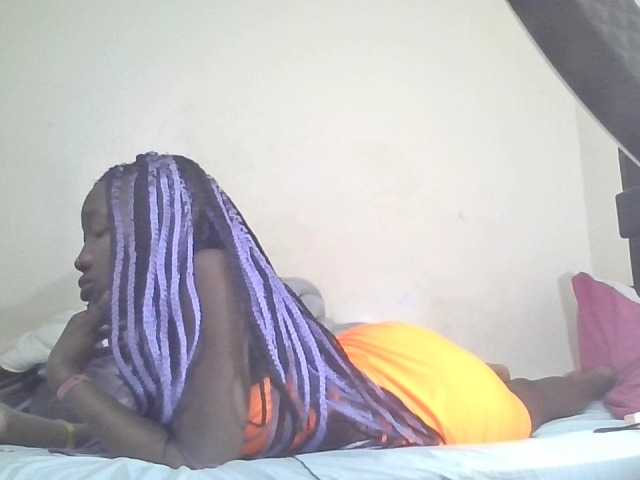 prettyglowing live cam on BongaCams