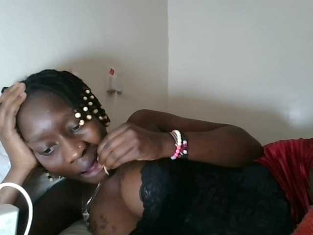prettyglowing live cam on BongaCams