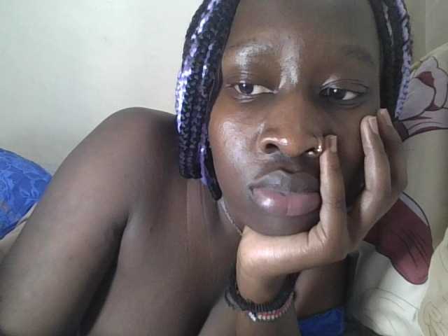 prettyglowing live cam on BongaCams