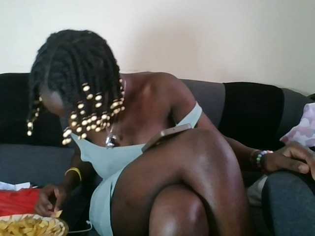 prettyglowing live cam on BongaCams