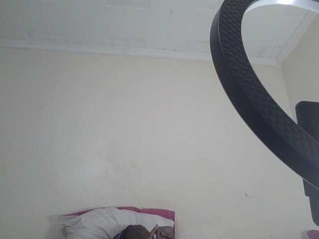 prettyglowing live cam on BongaCams