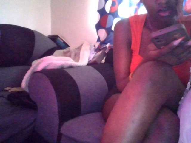 prettyglowing live cam on BongaCams
