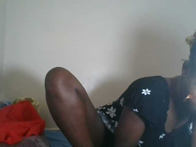prettyglowing live cam on BongaCams