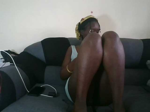 prettyglowing live cam on BongaCams