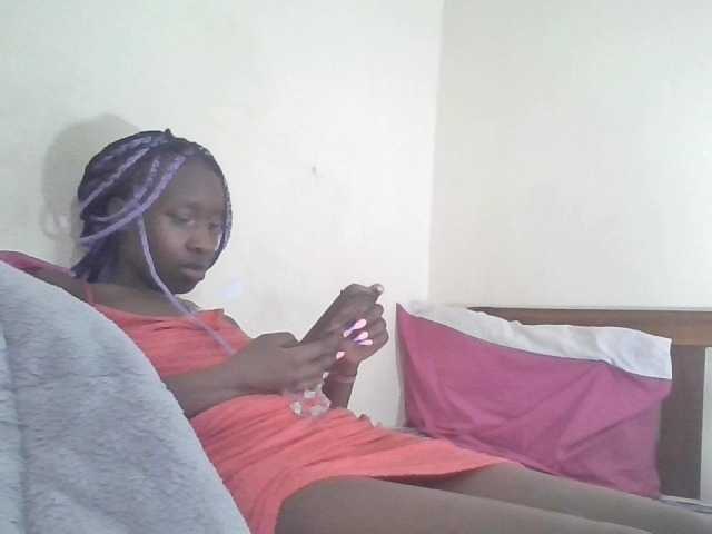prettyglowing live cam on BongaCams