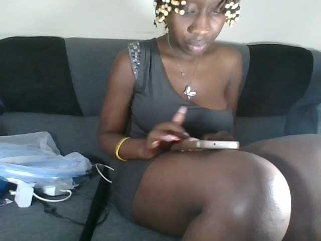 prettyglowing live cam on BongaCams