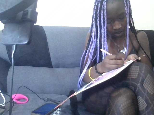 prettyglowing live cam on BongaCams