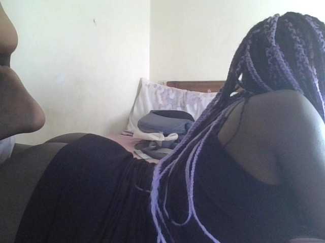 prettyglowing live cam on BongaCams