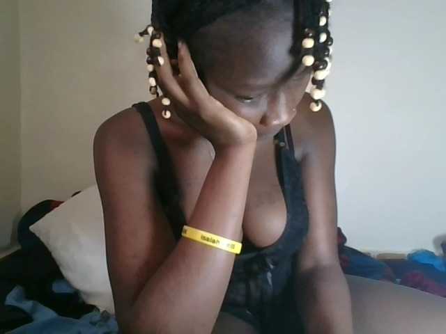prettyglowing live cam on BongaCams