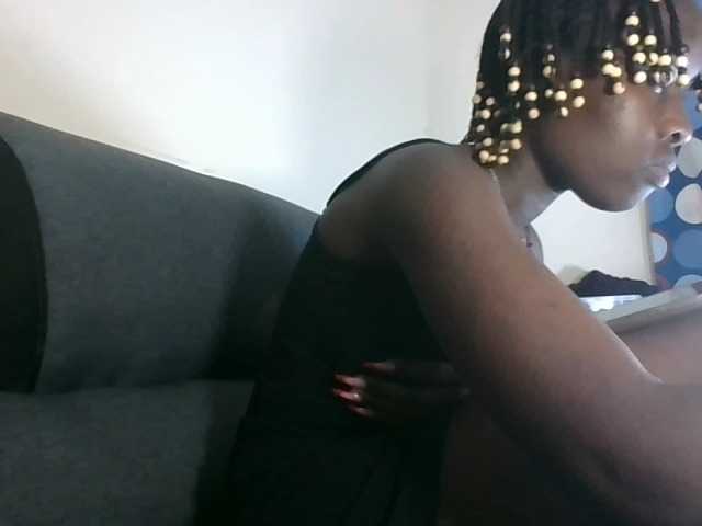 prettyglowing live cam on BongaCams