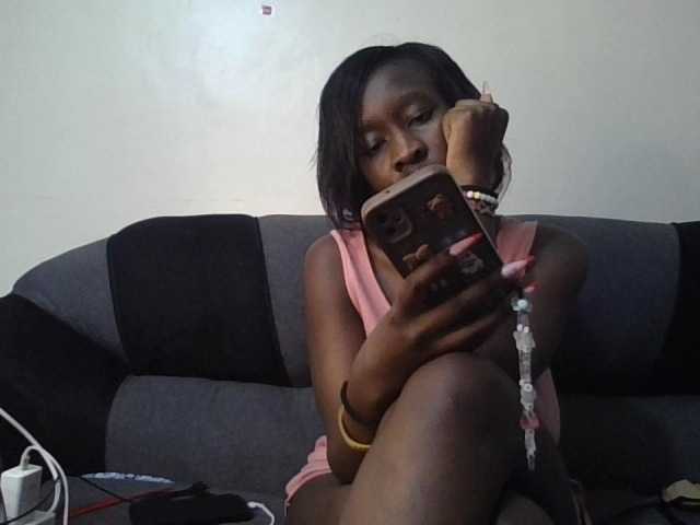 prettyglowing live cam on BongaCams