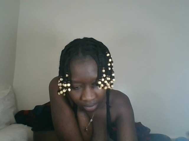 prettyglowing live cam on BongaCams