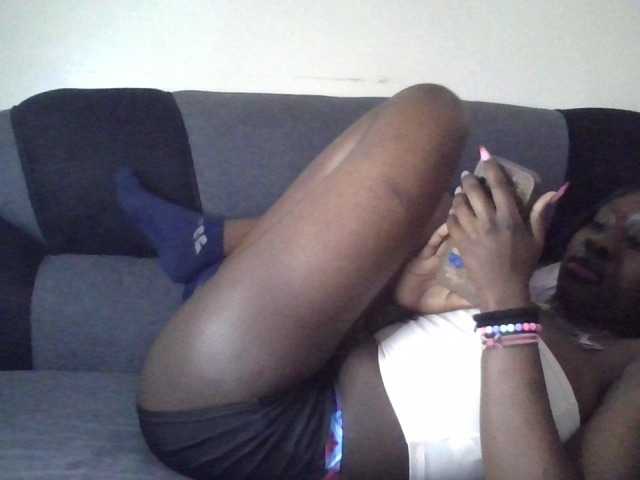 prettyglowing live cam on BongaCams