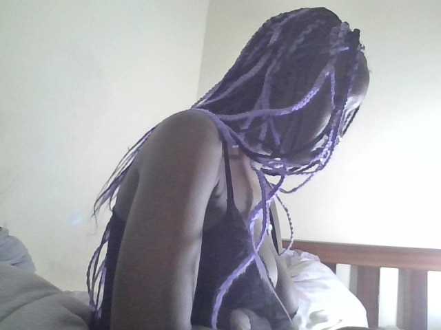 prettyglowing live cam on BongaCams