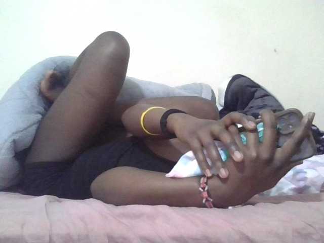 prettyglowing live cam on BongaCams